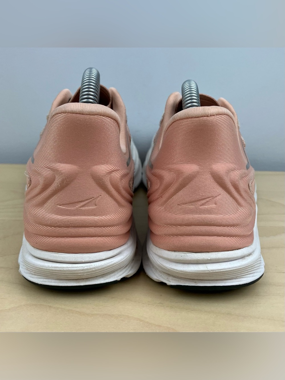 Altra Women’s Size 9.0 Torin 6 White & Pink Athletic Running Shoes - Picture 9 of 12